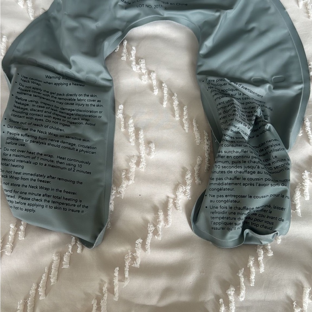 Elegant Gray Neck Wrap
